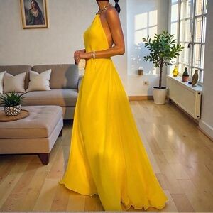 New Yellow Halter Maxi Dress Open Back Gold Chain Neckline Flowy Formal, Small